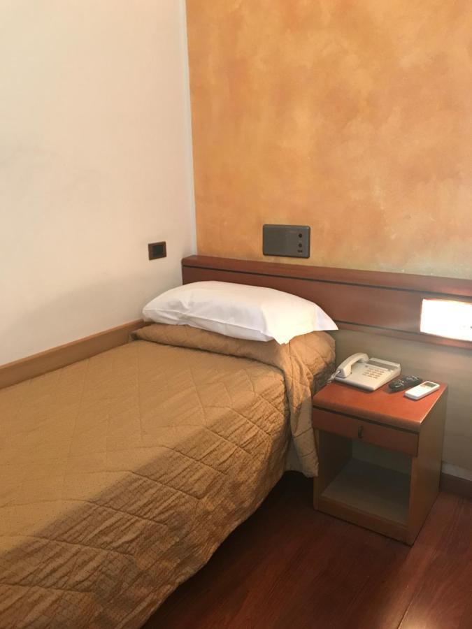 Hotel Aspromonte Mailand Exterior foto