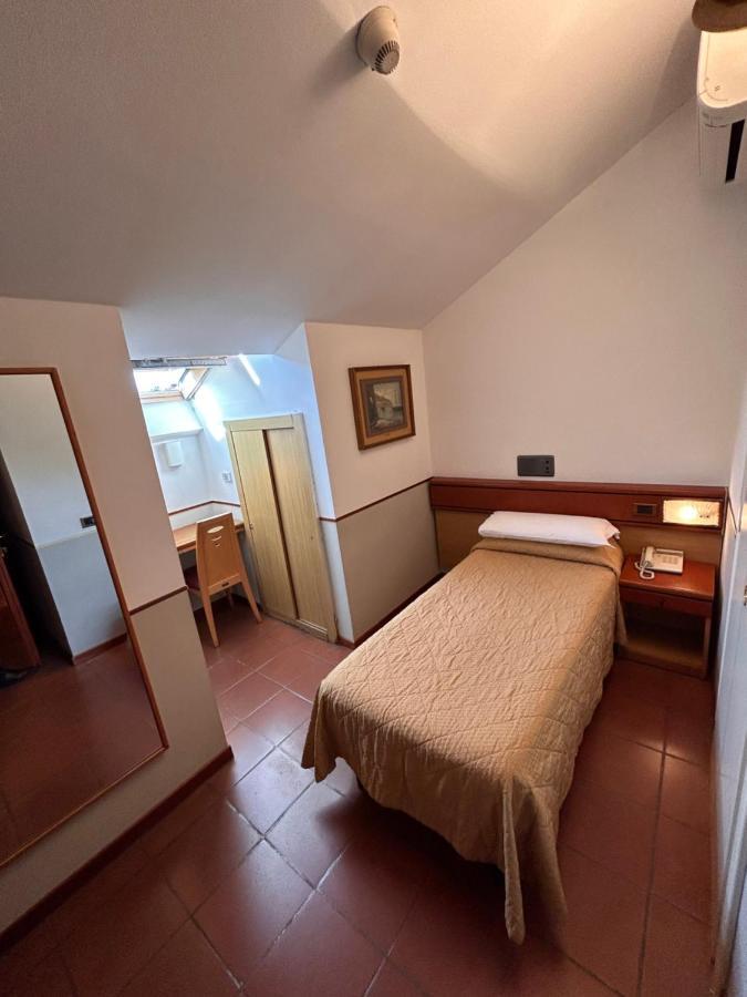 Hotel Aspromonte Mailand Exterior foto