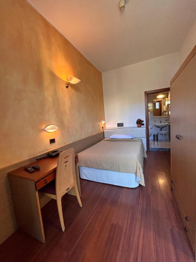 Hotel Aspromonte Mailand Exterior foto