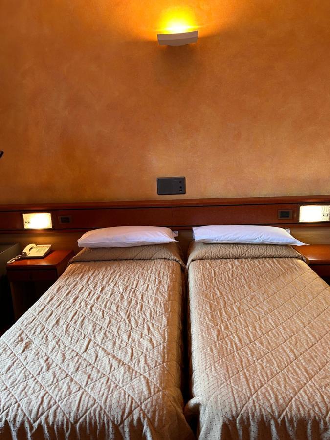 Hotel Aspromonte Mailand Exterior foto